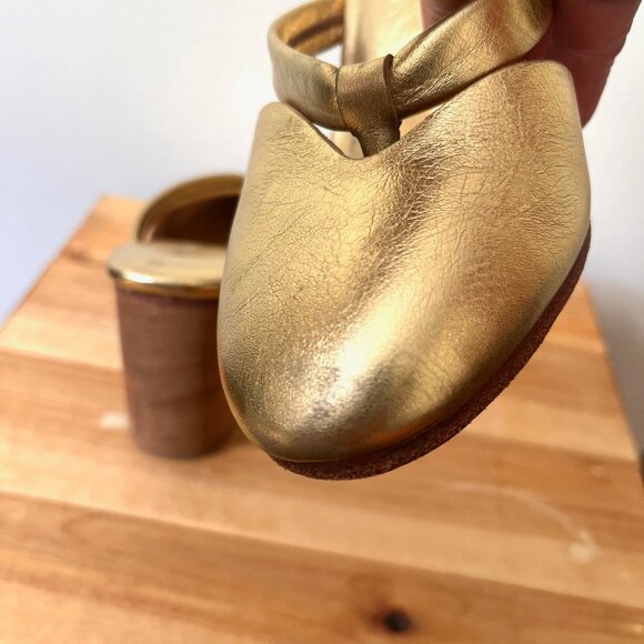 Fancy gold leather mules with stacked wooden heel - Picture 9 of 10